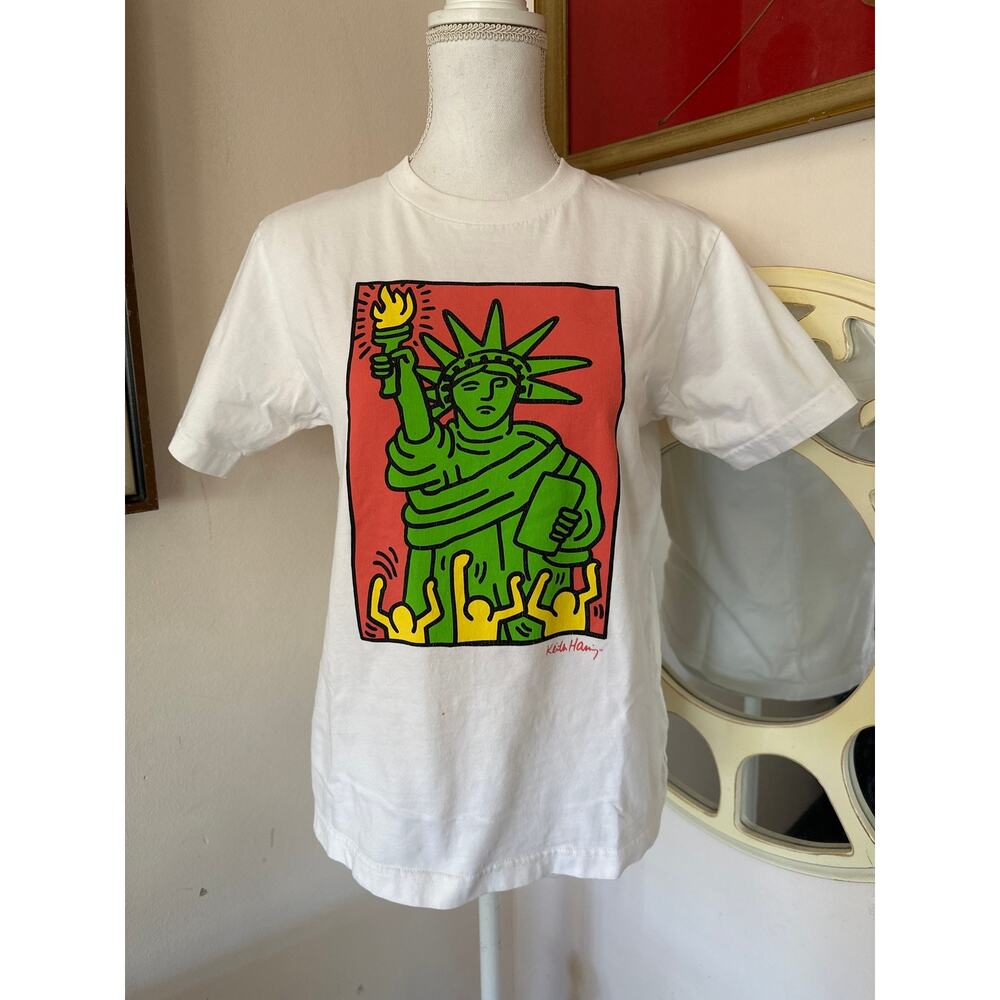 *Keith Haring Statue of Liberty T-Shirt Size S Licensed Graphic Art Signature